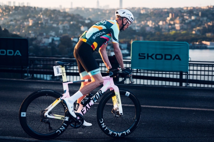 Froome, İstanbul'da iki kıta arasında pedal çevirdi