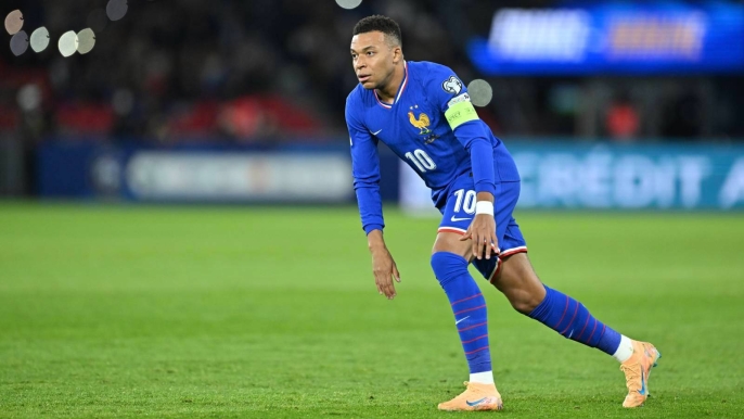 Futbol dünyası şaştı: Mbappe, 26 yaşında tarih yazdı! Messi ve Ronaldo'yu geride bıraktı!