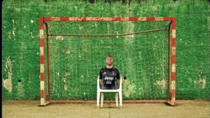 Galatasaray Juventus'u ezdi: İtalyanlar kaleye sandalye koyarak dalga geçti!