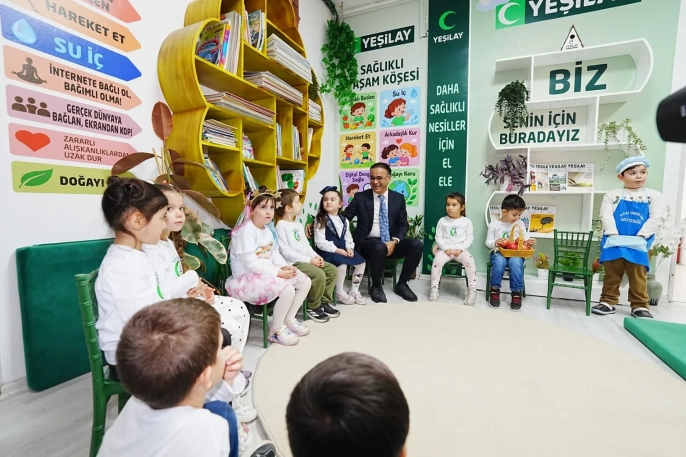 Gaziemir'deki Yeşilay köşesi sağlıklı yaşamı destekliyor