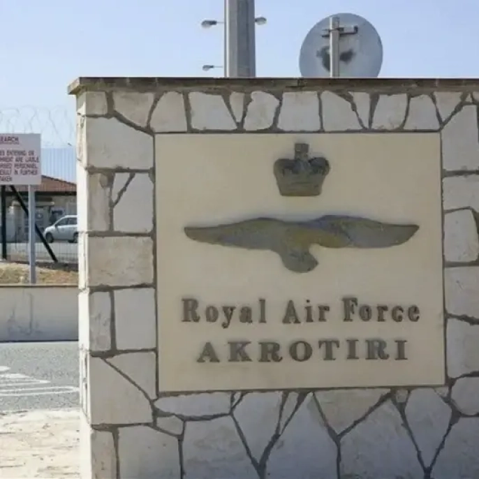 GKRY'deki İngiliz üslerinde ailelerin tahliye süreci uzatıldı