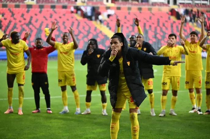 Göztepe deplasmanda fırtına gibi esiyor: Gaziantep FK'yi de devirdiler!