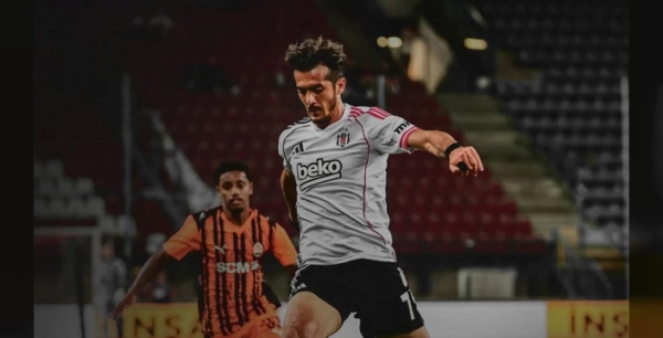 Beşiktaş, Tayfur Bingöl'ü Kocaelispor'a transfer etti