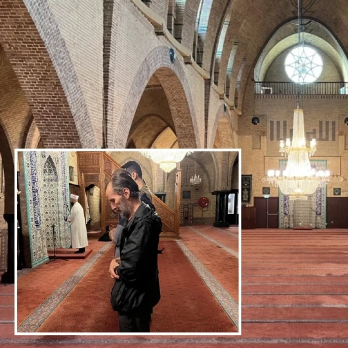 Hollanda'da Sultan Ahmet Camisi'ne Gece Yarısı Saldırısı: Duvarlar Yıkıldı, Müslüman Toplumu Endişeli