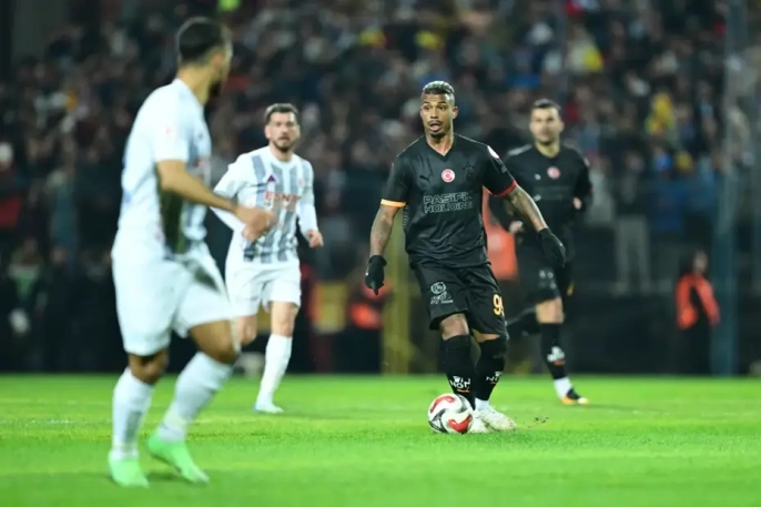 Icardi penaltıları kaçırdı ama Galatasaray Fethiyespor'u devirdi!