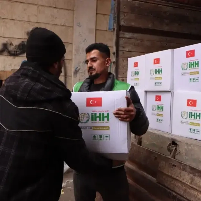 İHH'dan Suriye'ye dev yardım eli: Geçen yıl 972 tır malzeme ulaştırıldı