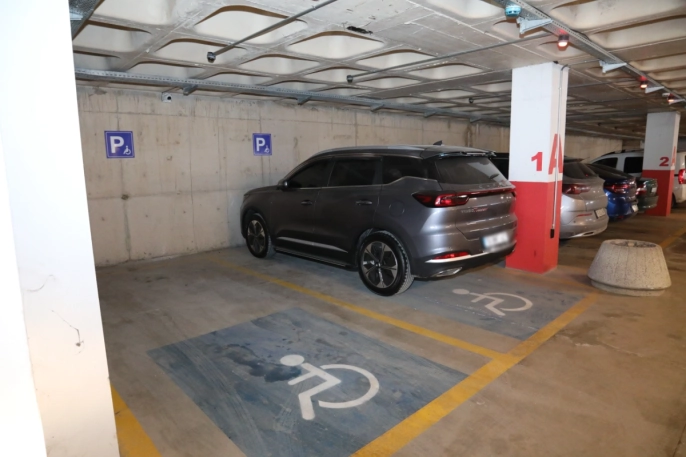 İnegöl'de engelli park yerleri için şampiyon sporcunun sesiyle uyarı!