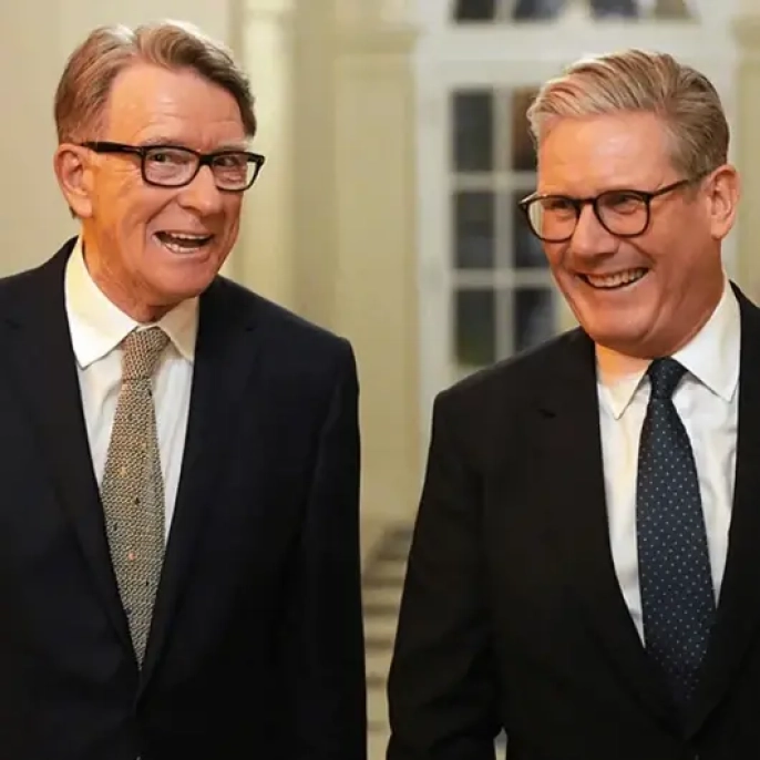 İngiltere Başbakanı Starmer'dan şok itiraf: Epstein bağlantılı Mandelson'ı atadığı için özür diledi