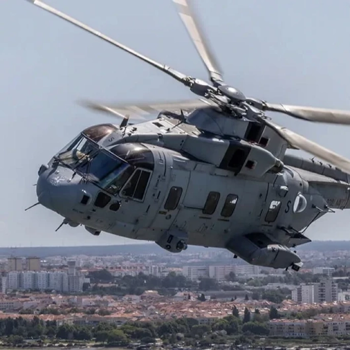 İngiltere'de askeri helikopter düştü: Üç asker hayatını kaybetti
