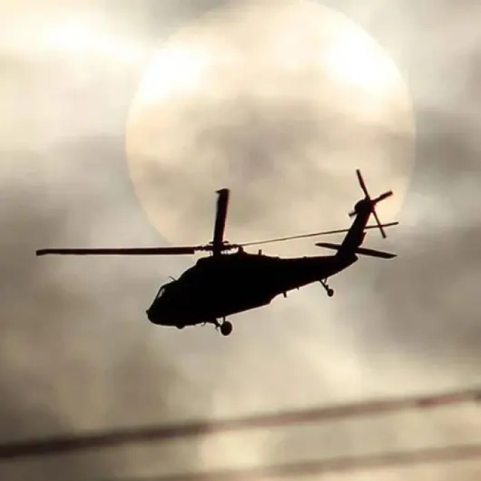 İran'da kan donduran kaza: Helikopter sebze-meyve haline çakıldı, 4 kişi can verdi