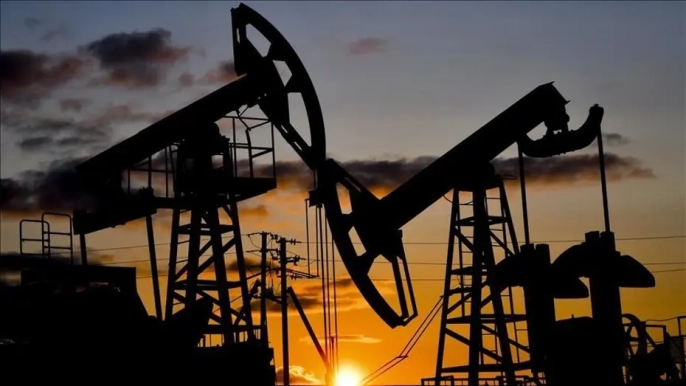 İran'la barış rüzgarı petrolde şok etkisi yarattı, fiyatlar dibe vurdu