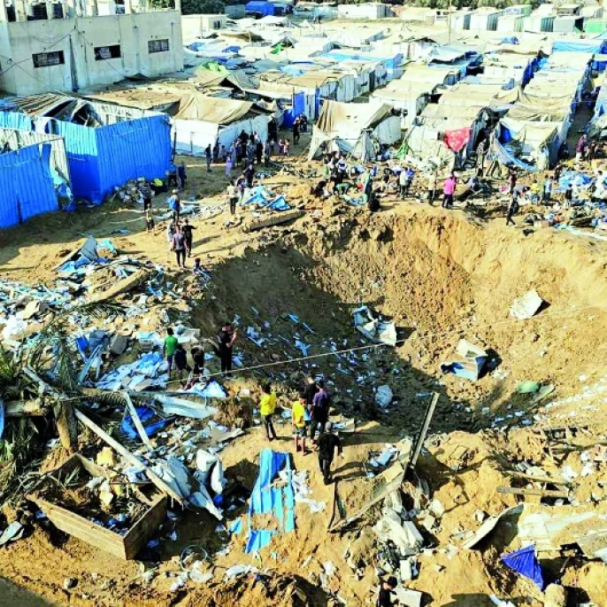 İsrail'den Gazze'ye şok saldırı: İlaç depoları vuruldu, hastanede panik