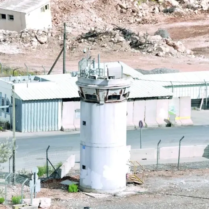 İsrail'in işkence turizmi: Mahkûmlarla dolu bir sinagog ziyareti