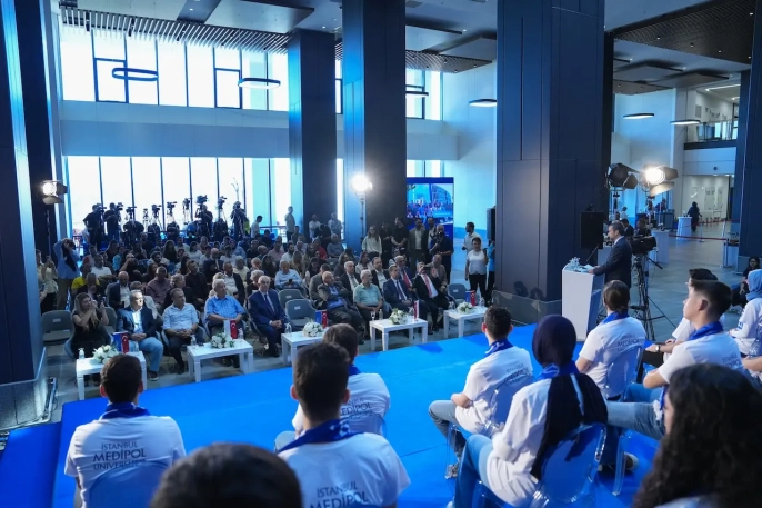 İstanbul Medipol, YKS 2026'da zirvedeki yerini korudu - 3