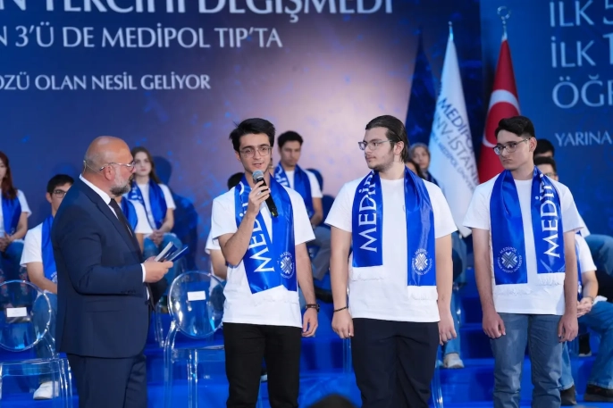 İstanbul Medipol, YKS 2026'da zirvedeki yerini korudu - 4