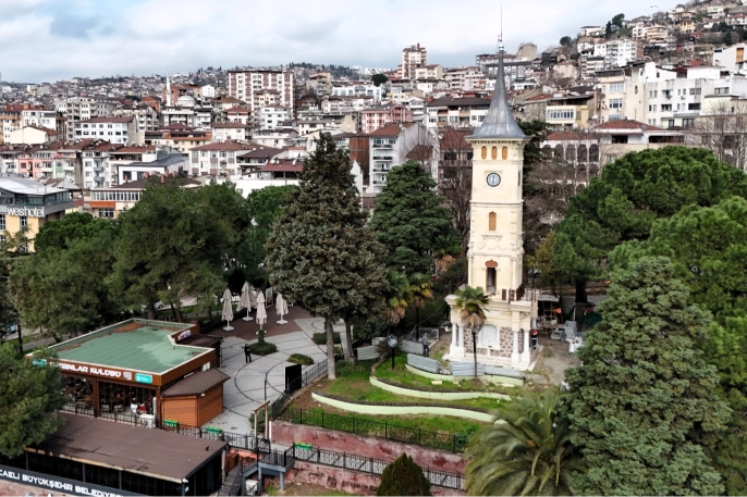 İzmit Saat Kulesi'ne yepyeni kimlik: Tarihi yapı aslına döndü!