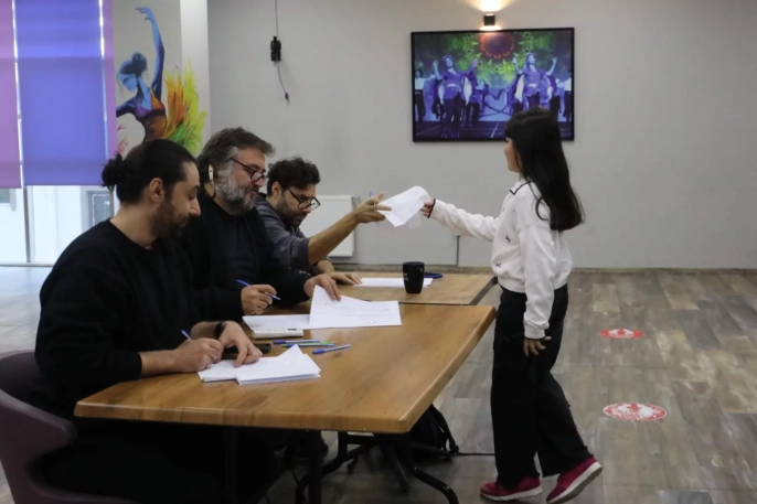 İzmit Sanat Akademisi tiyatro seçmeleri sonuçlandı