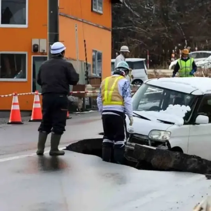 Japonya'yı sarsan 7.5'lik deprem: Yaralı sayısı 50'ye yükseldi, tsunami uyarıları yapıldı