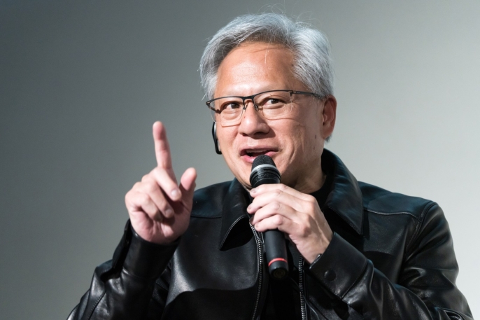 Jensen Huang, Trump ile canlı bağlantı kurarken yeni telefonu tanıttı