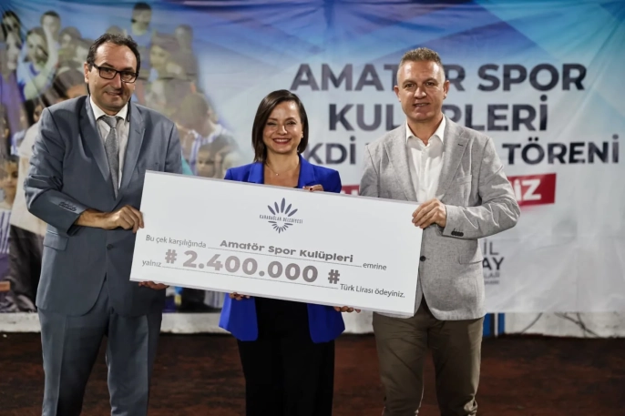Karabağlar belediyesi amatör sporlara 2,4 milyon TL verdi