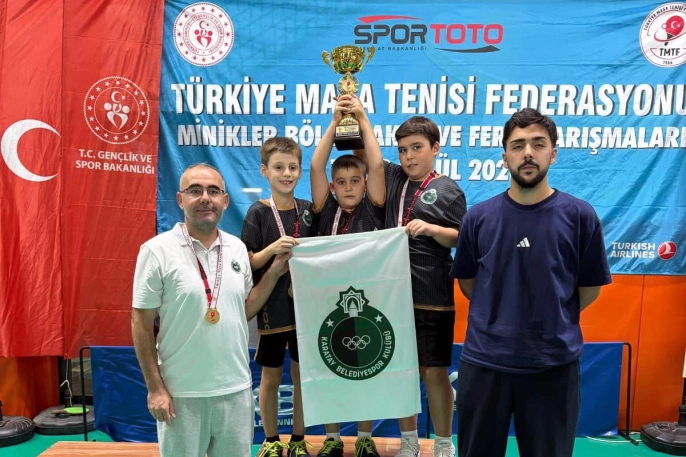 Karataylı minikler masa tenisinde şampiyon oldu