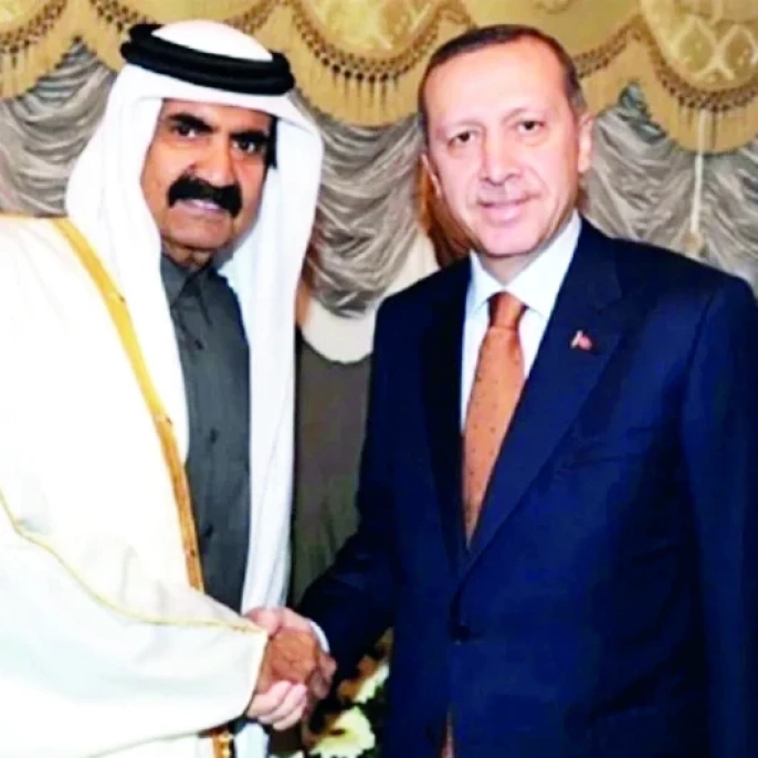 Katar'da yas havası: Eski Emir Şeyh Hamed son yolculuğuna uğurlandı