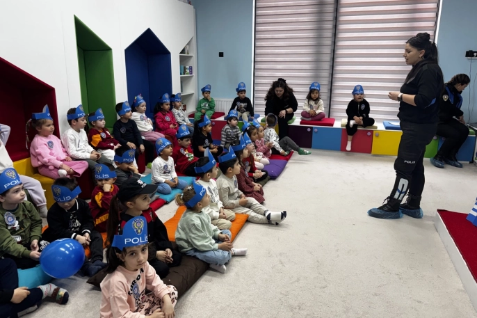 Kayseri'de miniklere polislik eğitimi verildi