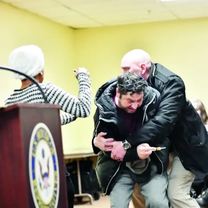 Kongre Üyesi İlhan Ömer'e yönelik şok saldırı: Ne püskürtüldü?