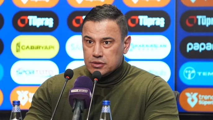 Konyaspor Teknik Direktörü Çağdaş Atan'dan Gazeteciye Sert Tepki: 'Haddinizi Bilin!