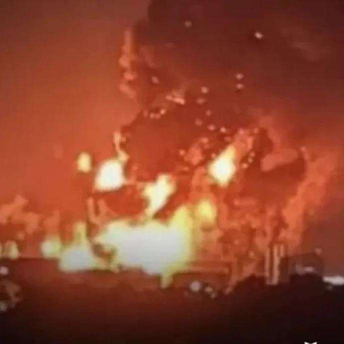 Krasnodar'da İHA saldırısında bir kişi hayatını kaybetti, rafineride yangın çıktı