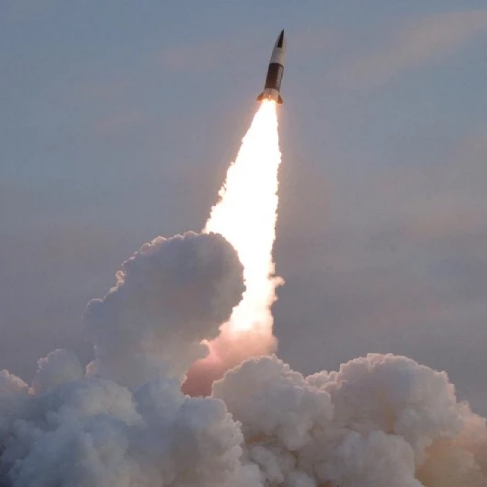 Kuzey Kore'den Doğu Denizi'ne füze yağmuru: Güney Kore alarma geçti