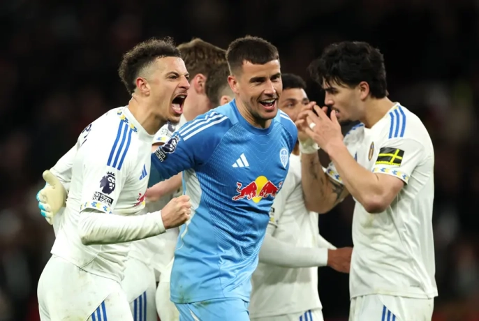 Leeds United, 45 yıl sonra Manchester United'ı devirdi