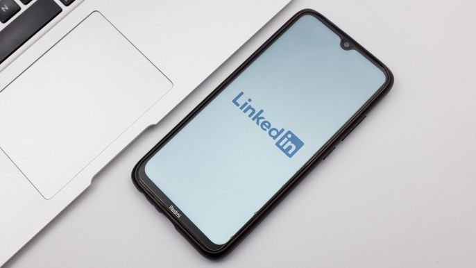 LinkedIn'den yapay zeka 'çöpü'ne savaş: Kullanıcılar artık bildirebilecek!