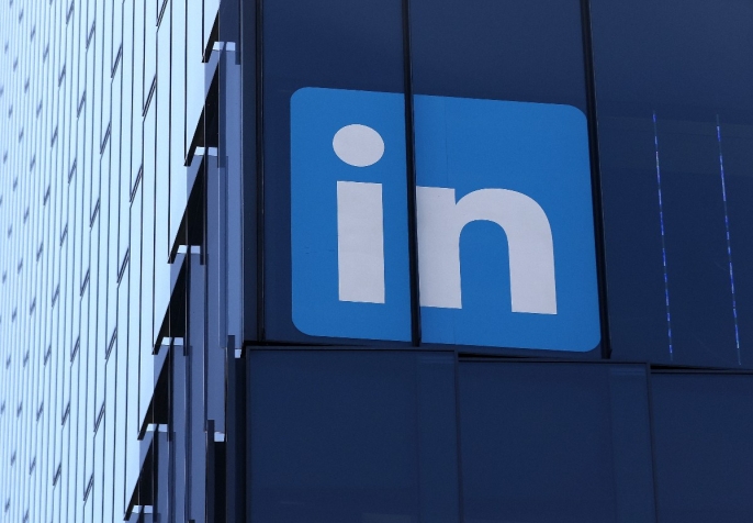 LinkedIn, sahte profillerle mücadele için yeni araçlar ekledi