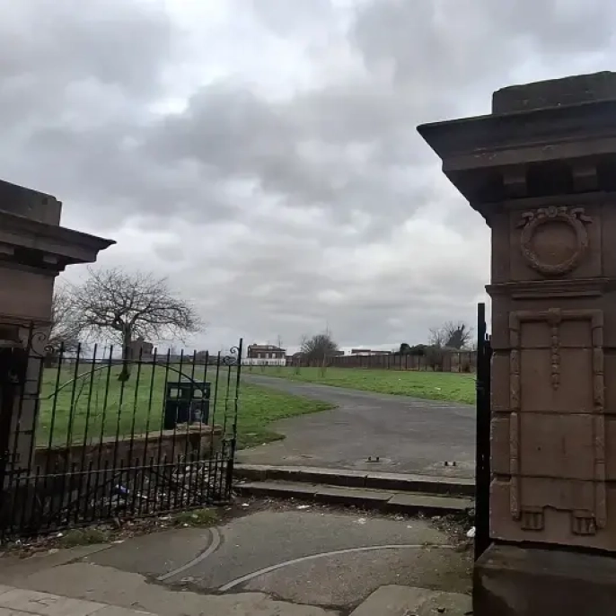 Liverpool'da 170 yıldır unutulan dev Türk şehitliği: Üzerinden geçiyorlar, bilen yok!