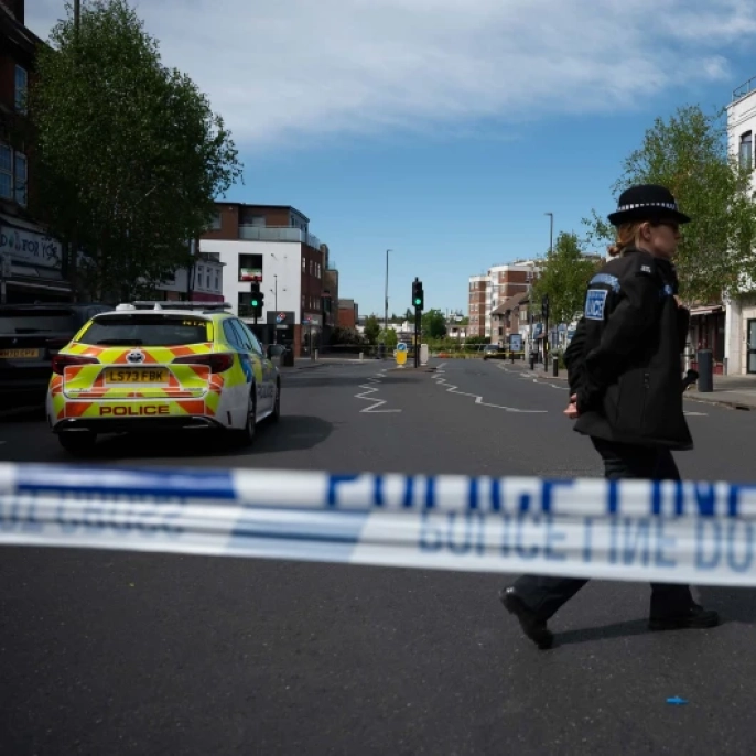 Londra'da bıçaklı saldırıya elektroşok cihazıyla müdahale edildi