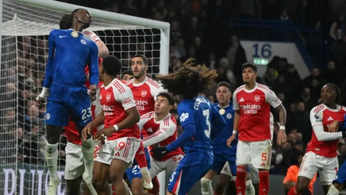 Londra derbisi berabere bitti: 10 kişi kalan Chelsea, Arsenal'dan 1 puan kopardı!