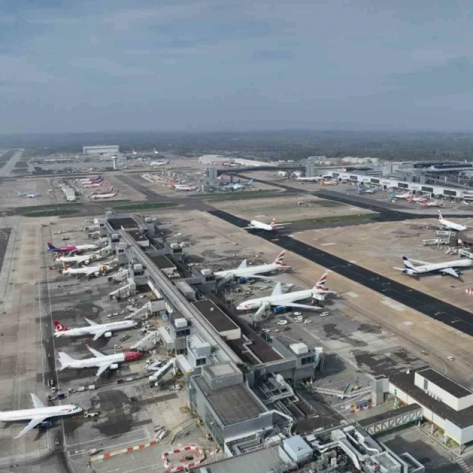 Londra Gatwick Havalimanı'nda su krizi: Tuvaletler çalışmadı, restoranlar kapandı