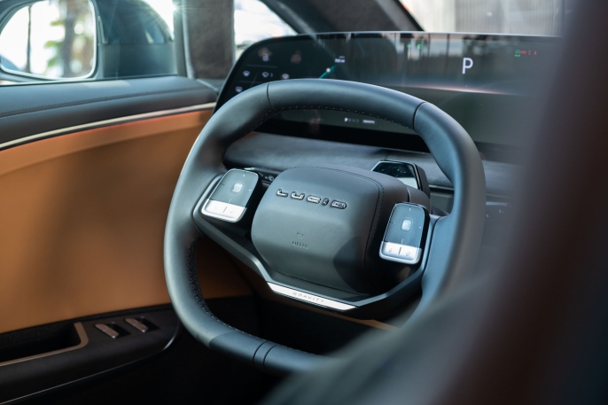 Lucid Gravity SUV sahipleri için Apple CarPlay ve Android Auto geliyor