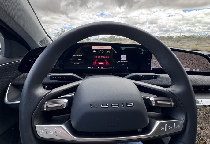 Lucid Motors, uygun fiyatlı elektrikli aracını bir yıl erteledi