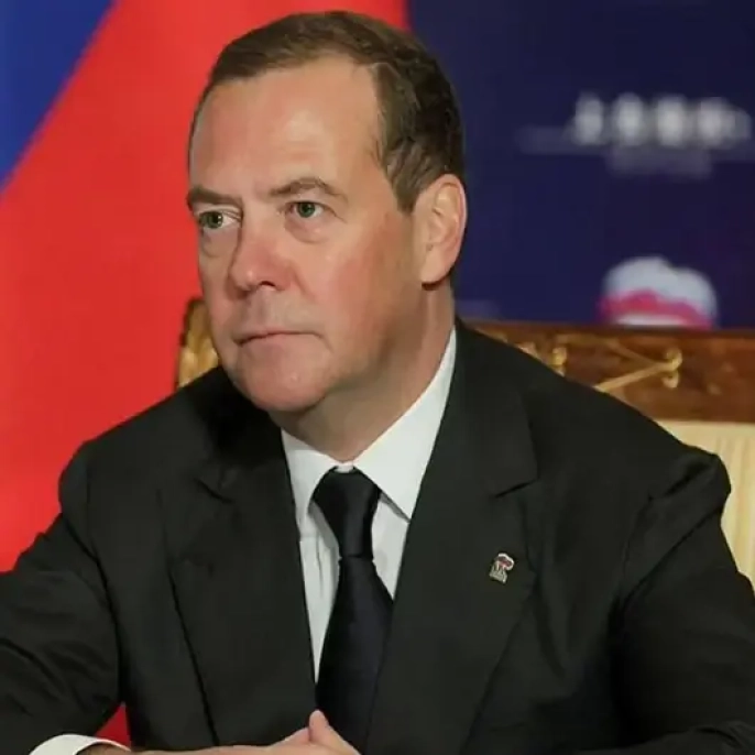 Medvedev'den ABD'ye ağır suçlama: İran görüşmeleri sadece bir aldatmacaydı