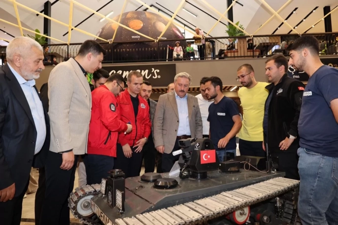 Melikgazi'de teknoloji etkinliği: Robotlar ve ödüller bir arada