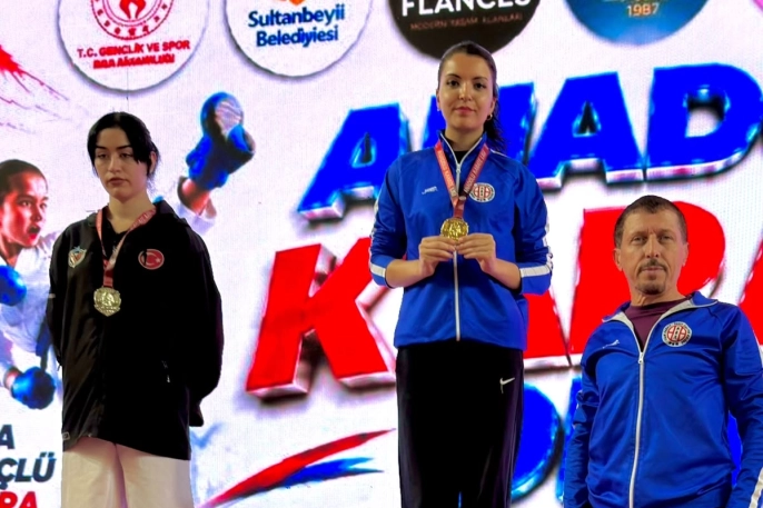 Meltem Şahin, İstanbul'da karate şampiyonu oldu
