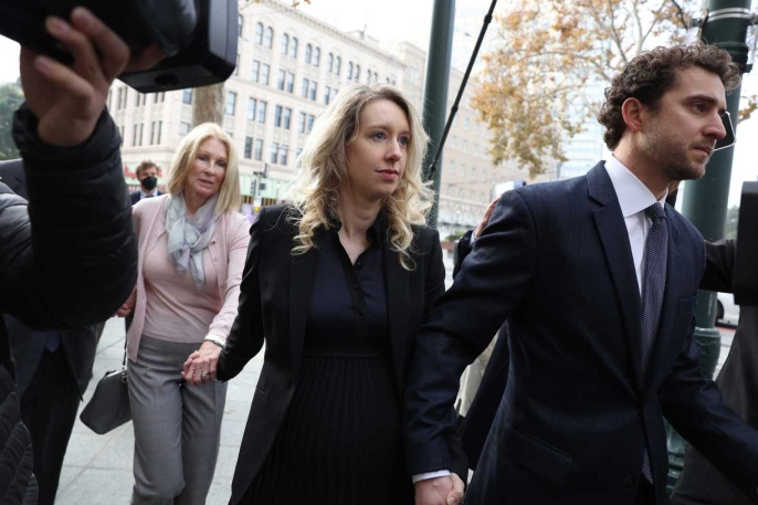 Nathan Fielder'ın Elizabeth Holmes belgeselinin fragmanı yayımlandı