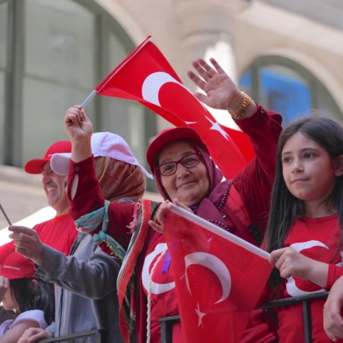 New York sokakları Türk bayraklarıyla donandı: 43. Türk Günü Yürüyüşü'nde coşku dorukta