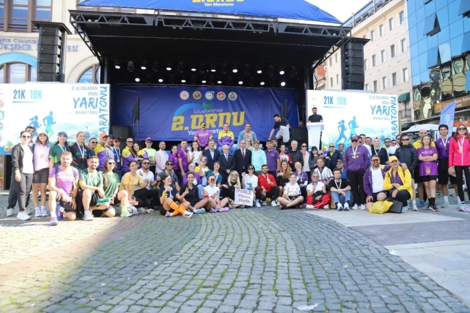 Ordu yarı maratonu şampiyonları ödüllendirildi