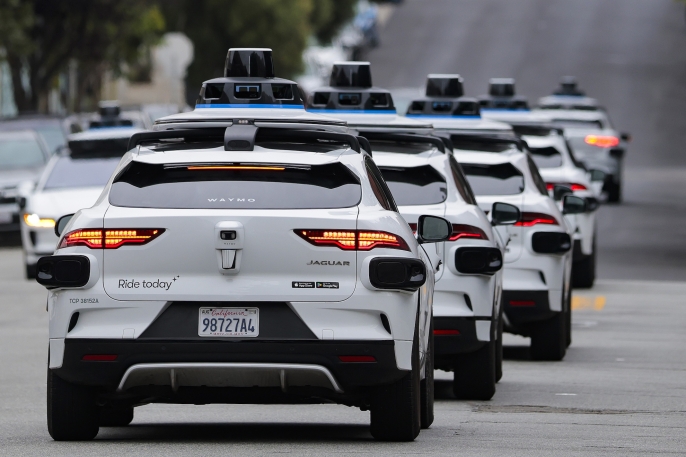 Otonom araçlar için acil durum alarmı: NHTSA'dan Waymo'ya sert uyarı