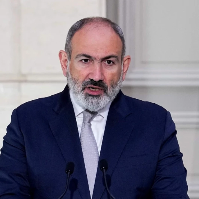 Paşinyan'dan uyarı: Ermenistan dışındaki topraklar vatan değildir