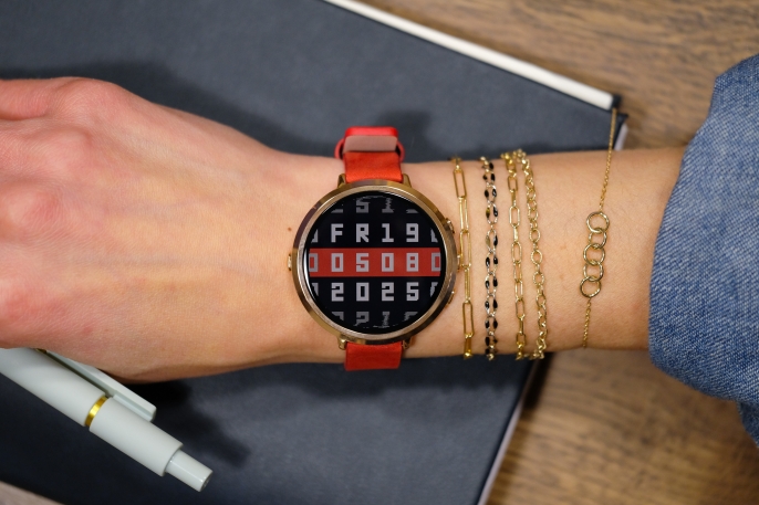 Pebble, ince akıllı saatini yeni bir modelle yeniden piyasaya sürüyor: Pebble Round 2 geliyor