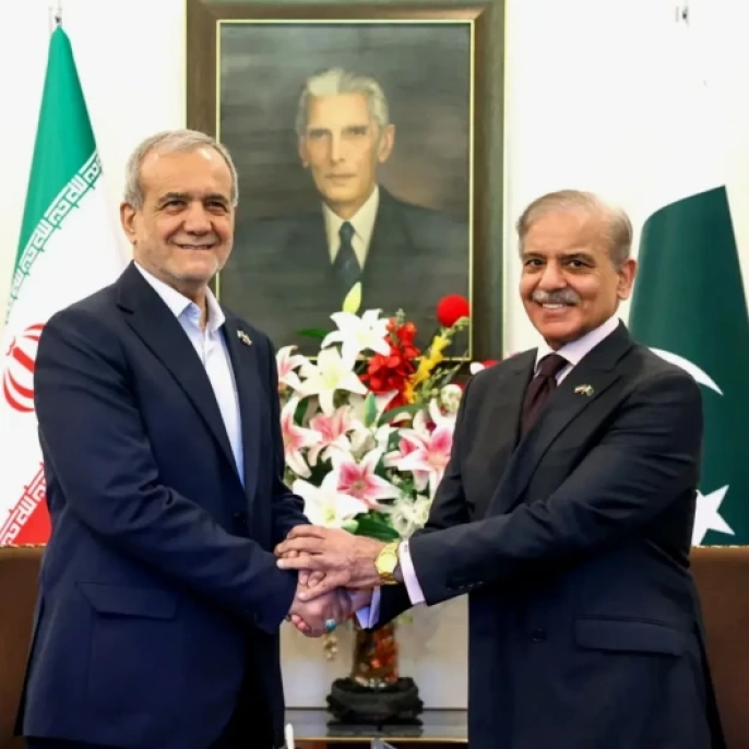Pezeşkiyan, Pakistan'ın arabuluculuk çabalarını takdir etti